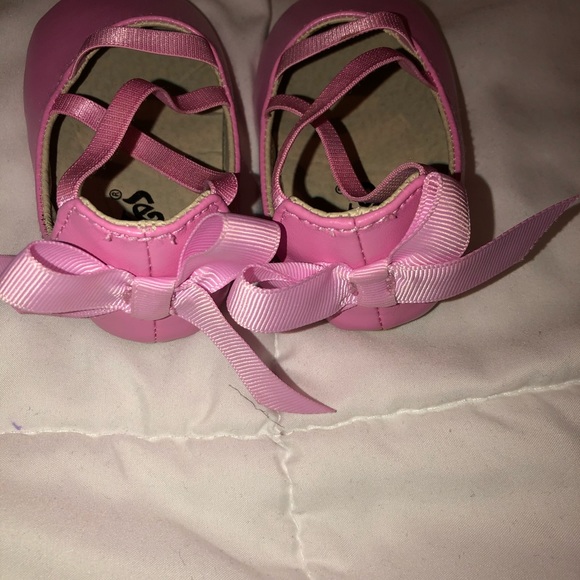 Baby girl shoes - Picture 2 of 2